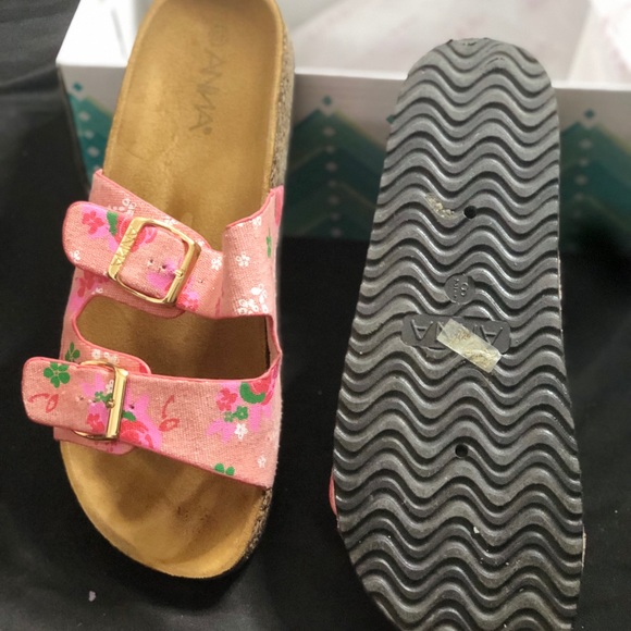 Sandals - Picture 2 of 2